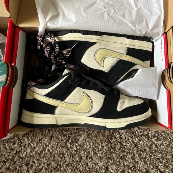 Dunk low LX sz 7W - Picture 1 of 2